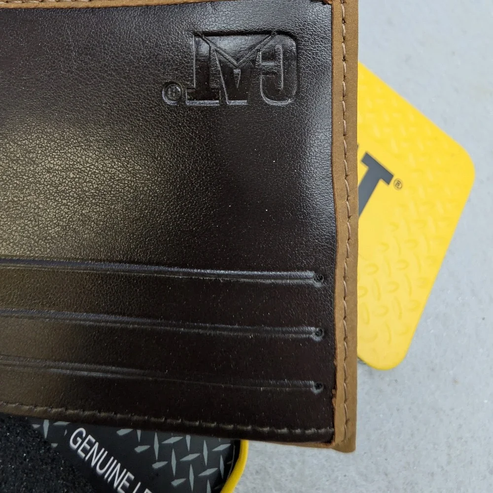 CAT 29CTW00017-230 Leather RFID Bi-fold Wallet Men Tan Genuine Leather OS